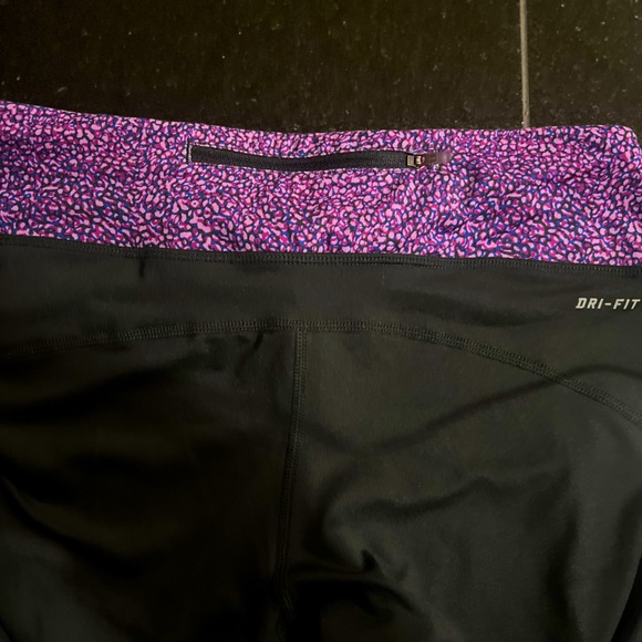 🏃♀️ Women’s Nike Dri-Fit Leggings crop yoga band in Black Size Medium EUC - Picture 4 of 4